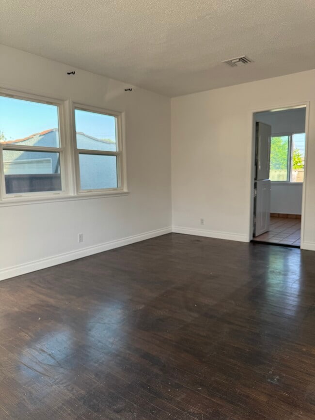 Living room - 4306 W 101st St