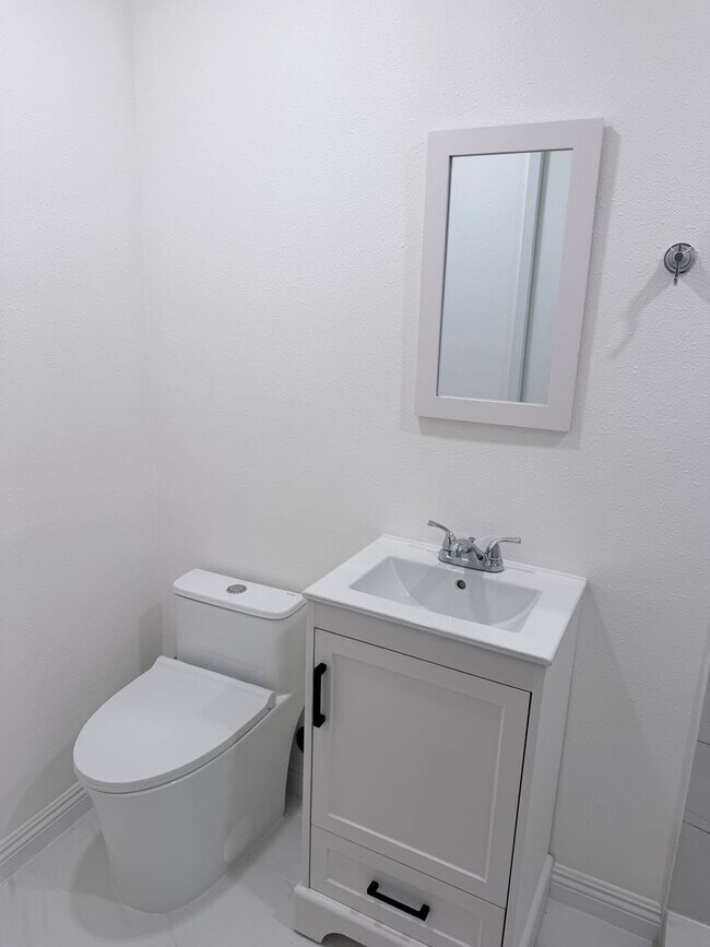 Foto del edificio - Coronado model with enclosed patio room in Leisure Village Camarillo