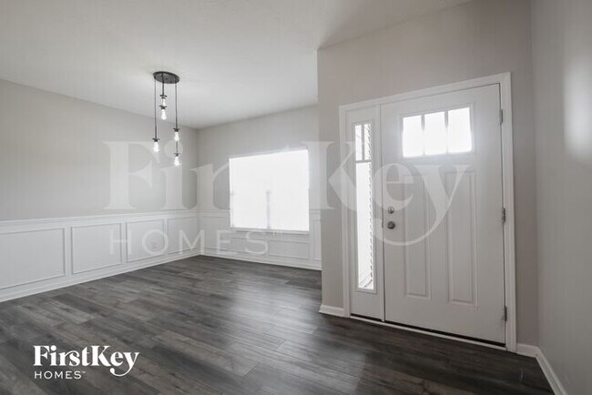 Foto del edificio - 380 Thunderwood Dr