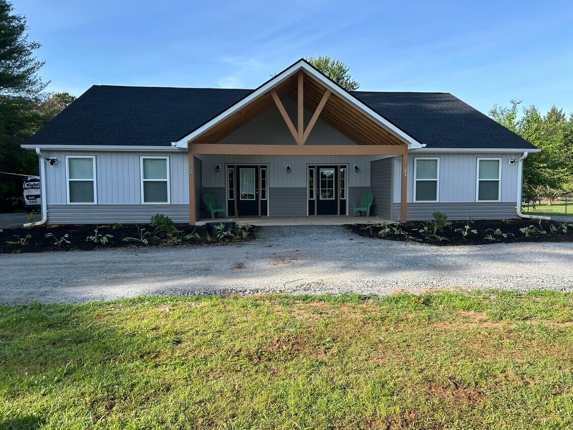 Primary Photo - 224 State Rd S-42-941
