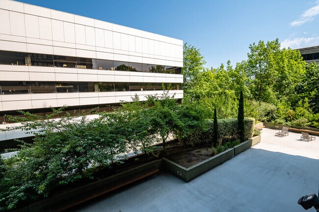 Foto del edificio - 111 SW Harrison St
