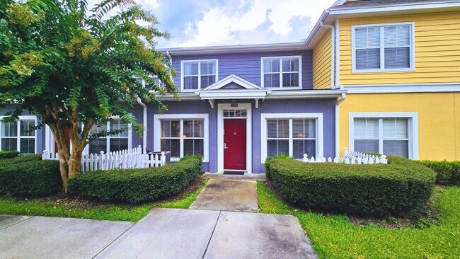 Foto del edificio - 4600 Yellowgold Rd W