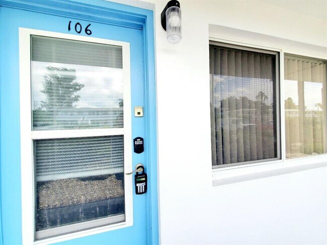 Foto del edificio - 8555 112th St N