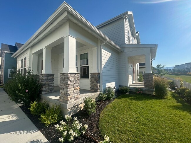 Building Photo - Amazing 4 Bed, 3.5 Daybreak Home with Office