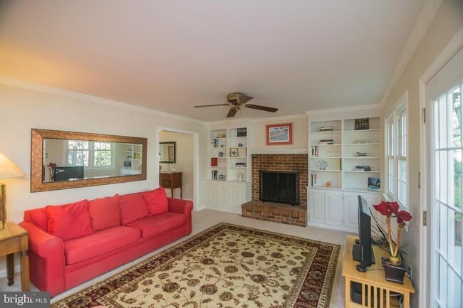 Building Photo - 13104 Bradley Farm Dr