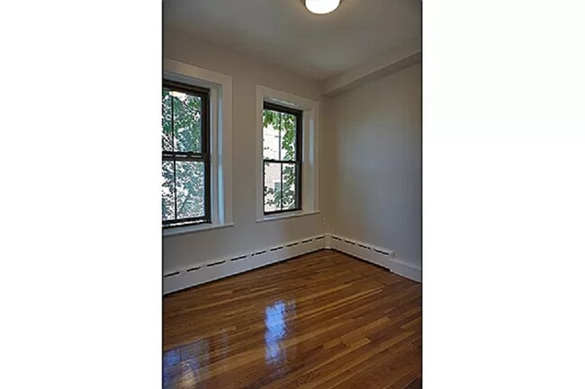 Foto del edificio - 102 Willow St
