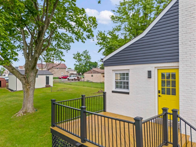 Building Photo - 5360 California Ave