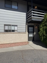 Building Photo - 260 W Park Dr