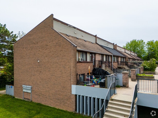 Building Photo - 75 Old Chicopee Dr