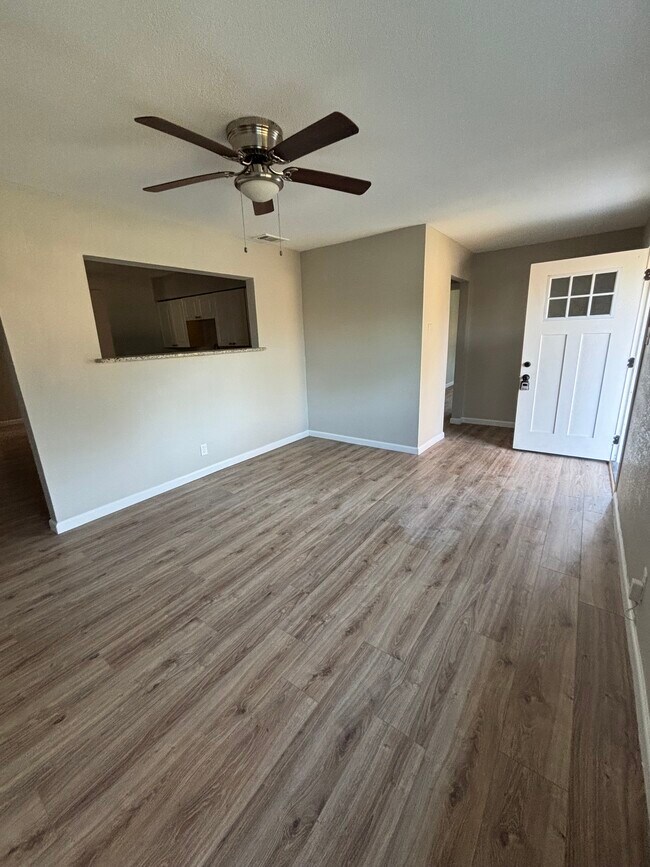 Foto del edificio - 1314 Dewberry St