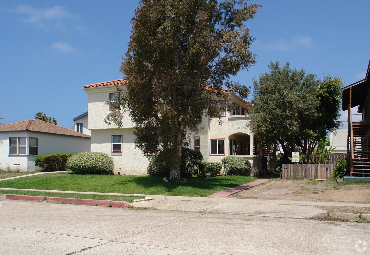 Building Photo - 918-924 Emerald St
