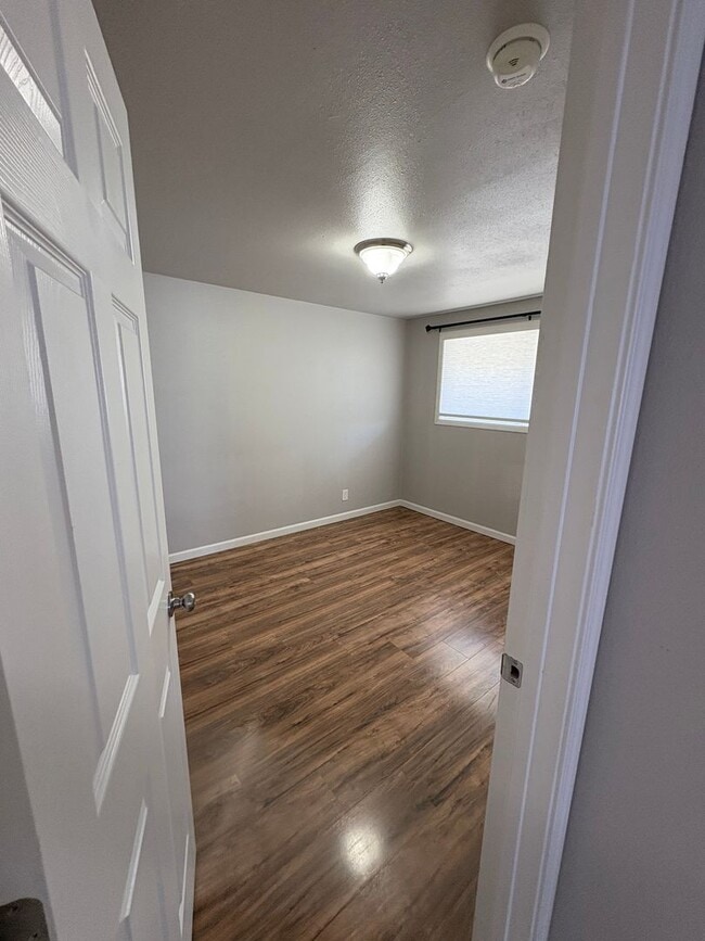 Building Photo - Ephrata Duplex