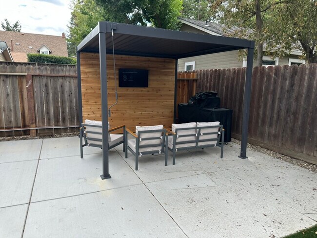 Foto del edificio - 1845 San Luis Rd