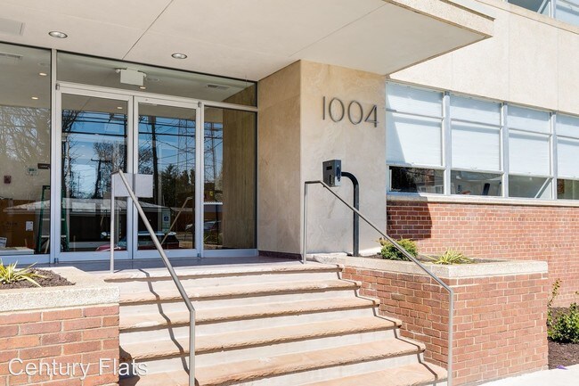 Foto del edificio - 1004 N Thompson St