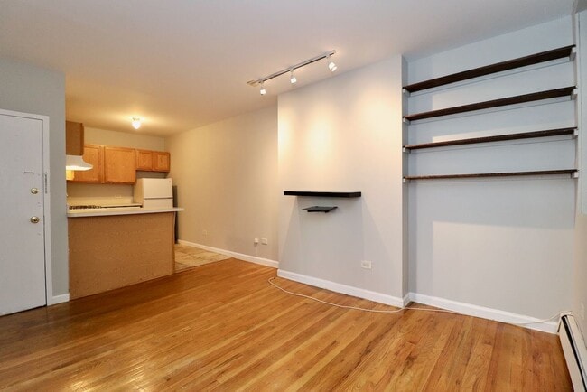 Building Photo - 415 1st St