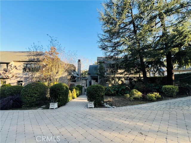 Foto del edificio - 4110 Woodleigh Ln