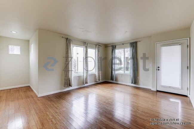 Building Photo - 821 Printempo Pl