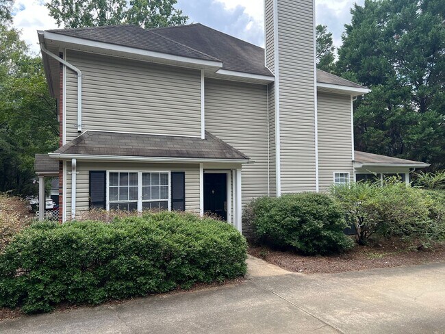Foto del edificio - 6611-7227 Bevington Duplex