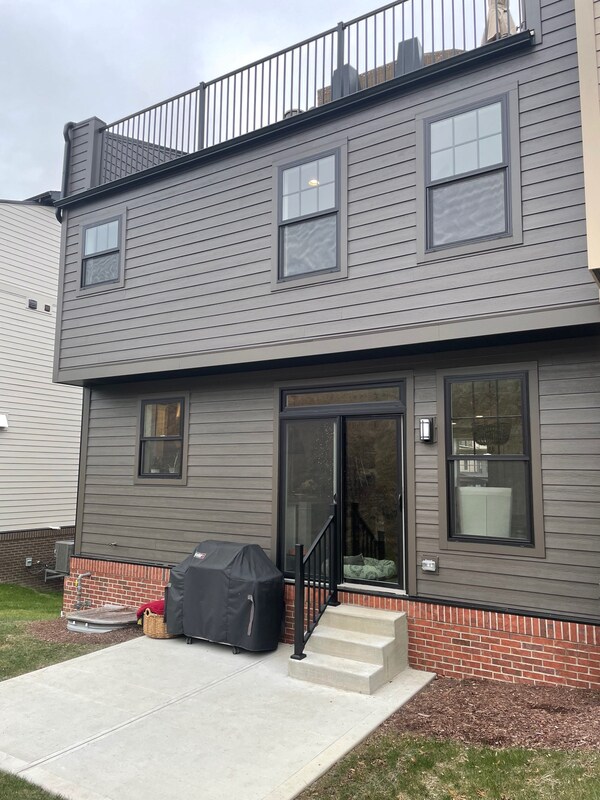 Building Photo - 206 Kousa Ln
