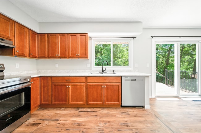 Building Photo - 7680 Berkshire Way