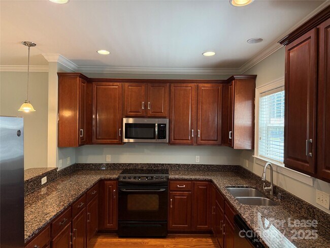 Foto del edificio - 311 Woodvale Pl