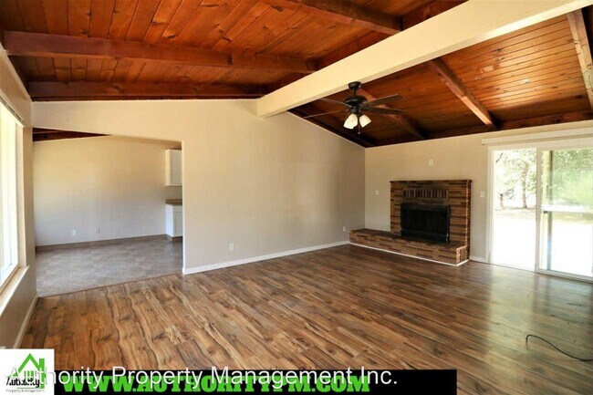 Building Photo - 3 br, 2 bath House - 1634 Lake Blvd.