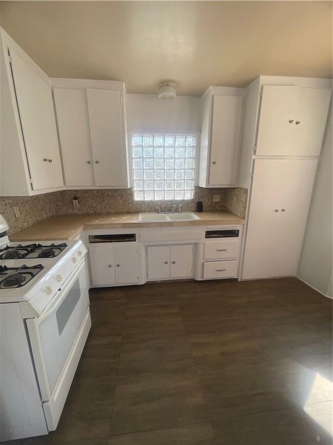Maywood Rental - Maywood Rental Apartment