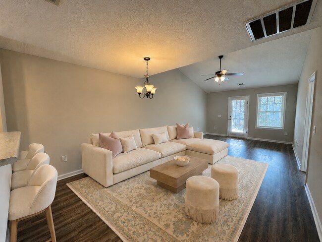 Foto del edificio - 547 Deerchase Ct