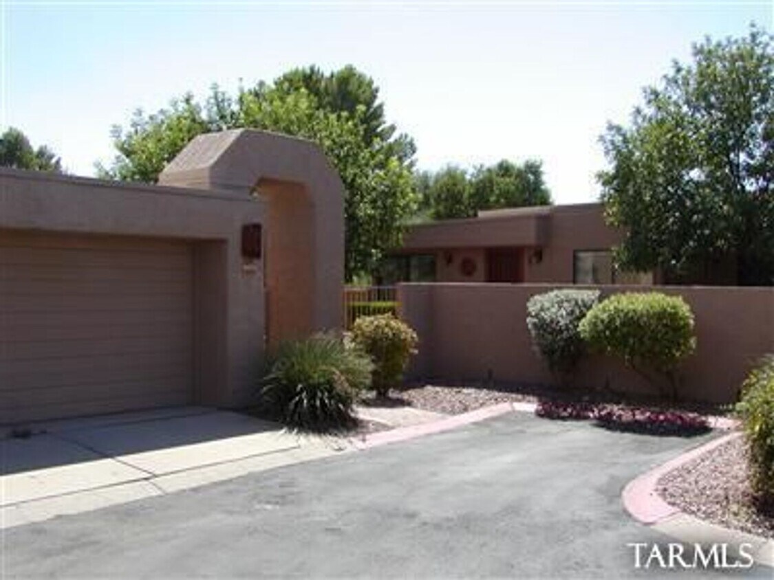 Primary Photo - Attractive 3 Bed. 2 Ba. Townhome at Columb...
