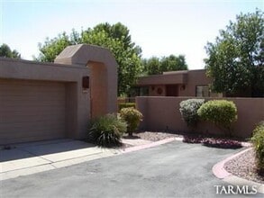 Building Photo - 4478 E Kleindale Rd