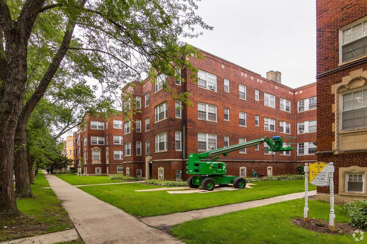 1712 - 1720 W Albion Ave - 1712-20 W Albion