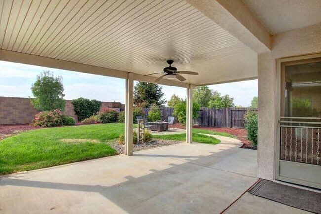 Building Photo - 3582 Rosecrest Cir