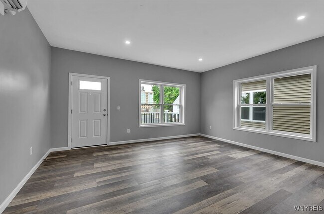 Foto del edificio - 140 Seymour St