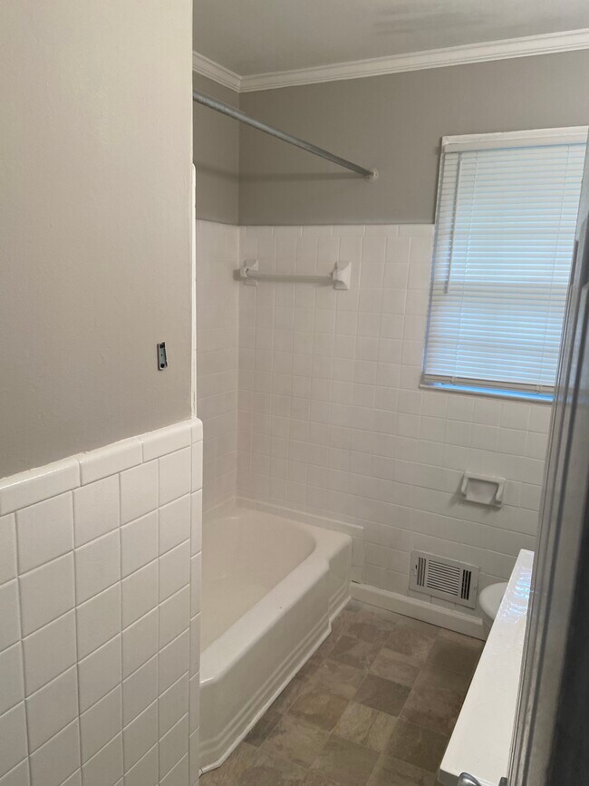 Foto del edificio - 408 Dora St