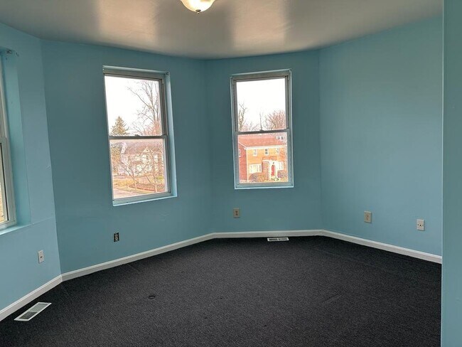 Foto del edificio - 4101 Fernhill Ave