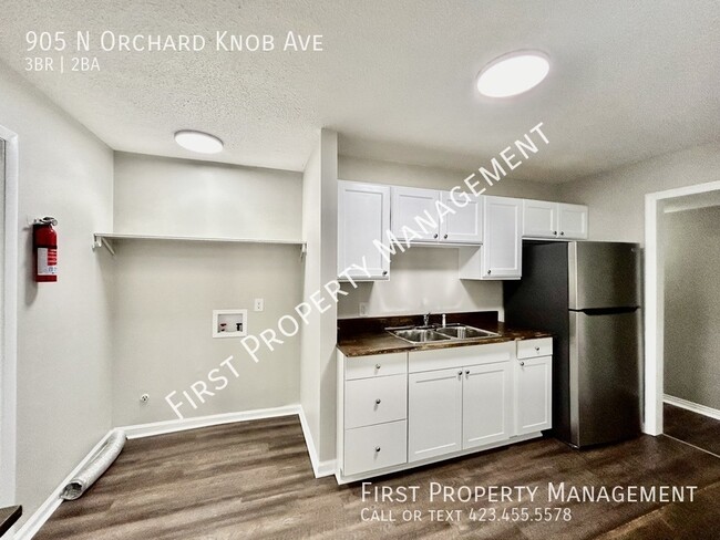 Building Photo - 3Bed/2Bath House Close to Downtown! Centra...