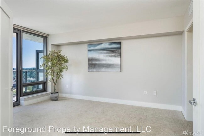 Building Photo - 2 br, 2 bath House - 650 Bellevue Way NE U...