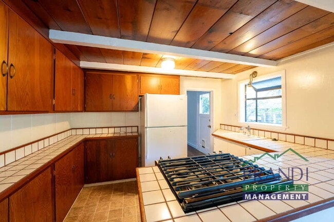 Building Photo - 357 Forrest Ave