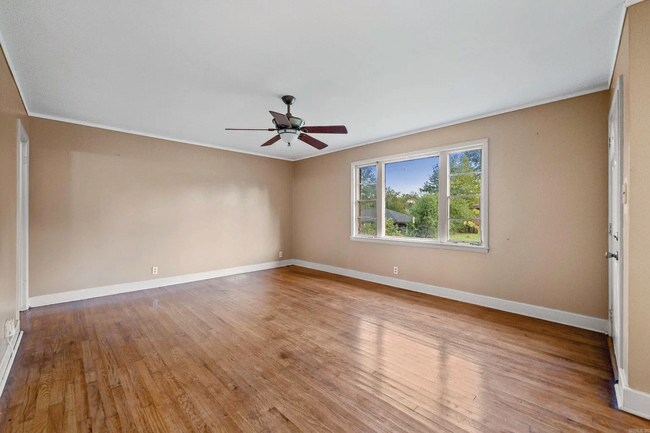 Sala de estar - 806 Woodlawn Ave