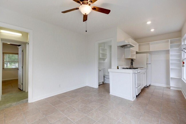 Foto del edificio - 1003 Bouldin Ave