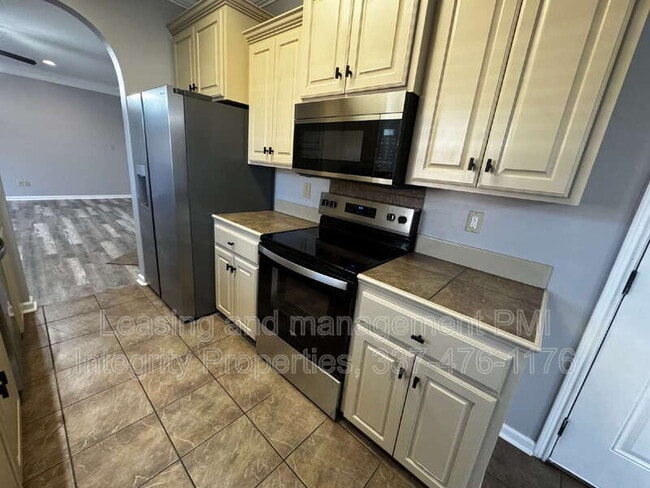 Building Photo - 201 Pavilion St