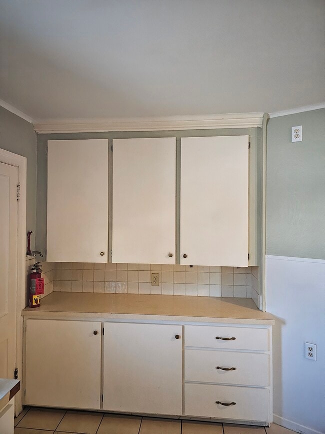 Building Photo - 552 E Buchtel Ave
