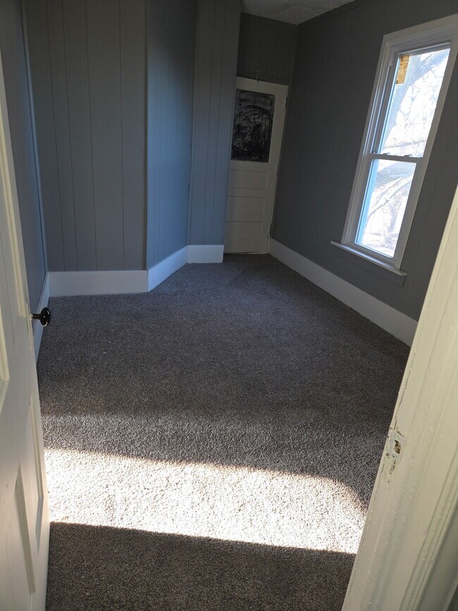 Foto del edificio - 812 W McClure Ave