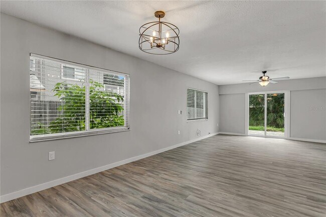 Building Photo - 1706 Azalea Ct
