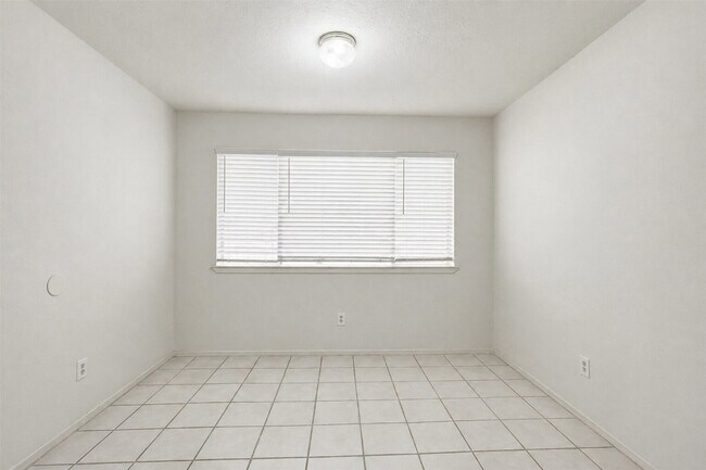 Foto del edificio - 16315 Dew Drop Ln