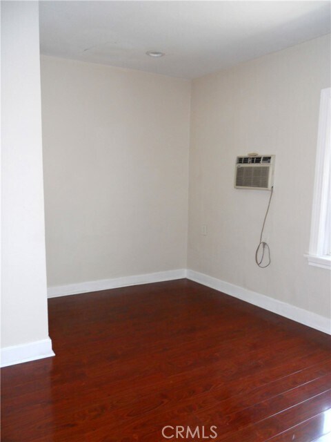 Foto del edificio - 818 E Valley Blvd
