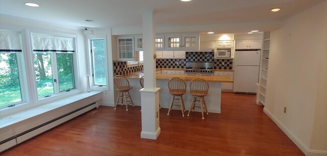 Building Photo - ***Please Respond Directly to the Online L...