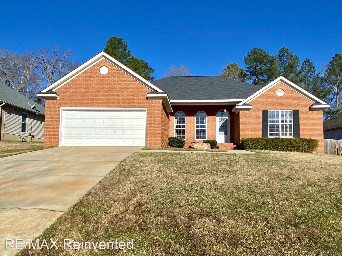 Foto principal - 4 br, 2 bath House - 228 Hot Springs Drive