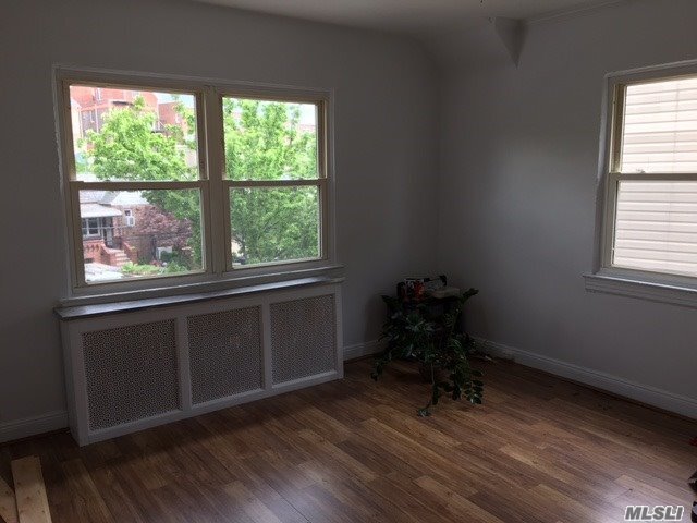 Foto del edificio - 53-112-112 63rd St