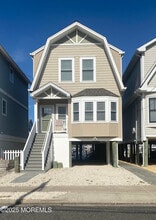 Building Photo - 119 Randall Ave